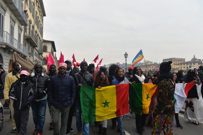 Floransa'da bir siyahinin öldürülmesi protesto edildi